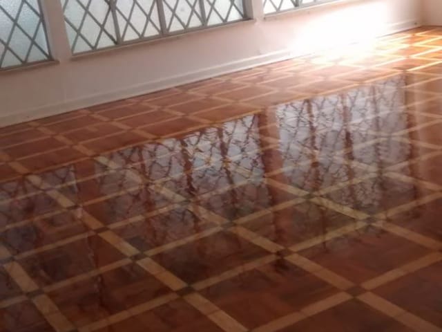Casa com 840m², à venda ou para alugar, no bairro Centro em Pindamonhangaba