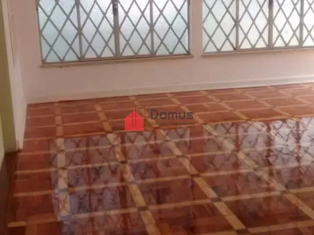 Casa com 840m², à venda ou para alugar, no bairro Centro em Pindamonhangaba