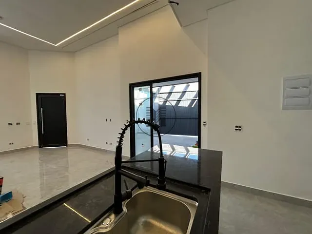 Casa 3 quartos e 2 banheiros, à venda, no bairro Morada dos Nobres em Taubaté
