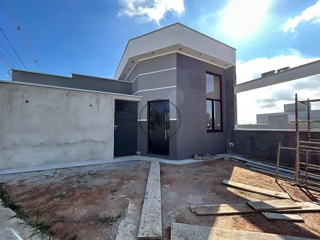 Casa 3 quartos e 2 banheiros, à venda, no bairro Morada dos Nobres em Taubaté