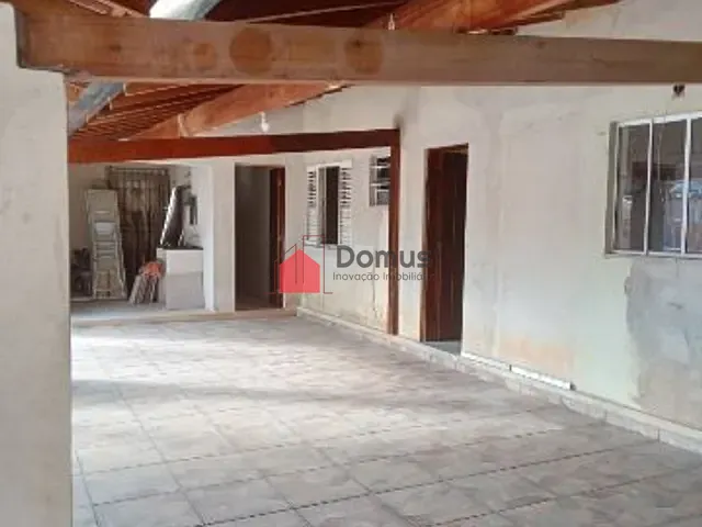 Casa com 310m² 2 quartos e 1 banheiro, à venda, no bairro Centro em Pindamonhangaba