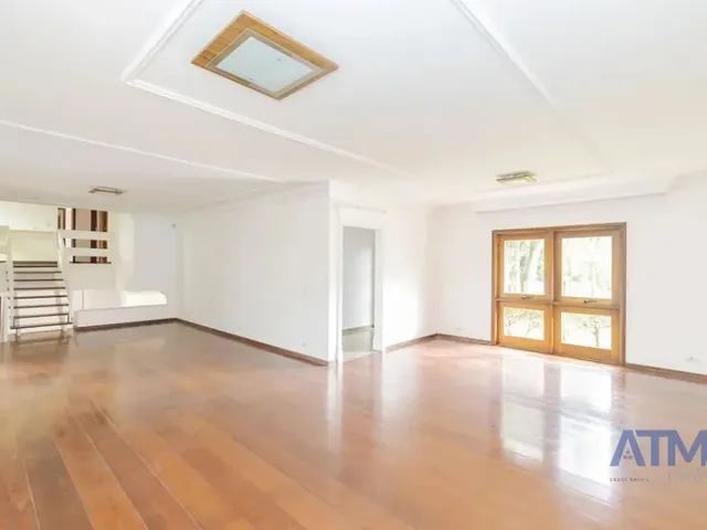 Casa com 487m² 4 quartos e 6 banheiros, para alugar, no bairro Mossunguê em Curitiba
