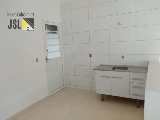 Casa com 125m² 2 quartos e 1 banheiro, para alugar, no bairro Village das Flores em Caçapava