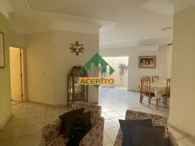 Casa com 390m², à venda, no bairro Aeroporto em Araçatuba
