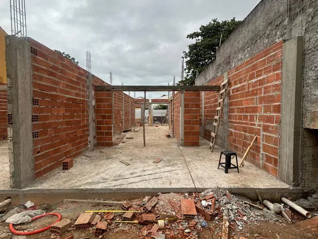 Casa 3 quartos e 3 banheiros, à venda, no bairro Mirante da Lagoa em Macaé