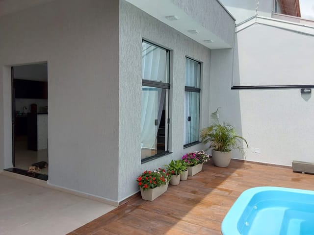 Casa com 250m² 3 quartos e 2 banheiros, à venda, no bairro Residencial e Comercial Jardim Yassuda em Pindamonhangaba