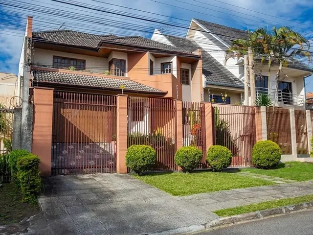 Casa com 330m² 3 quartos e 4 banheiros, para alugar, no bairro Parolin em Curitiba