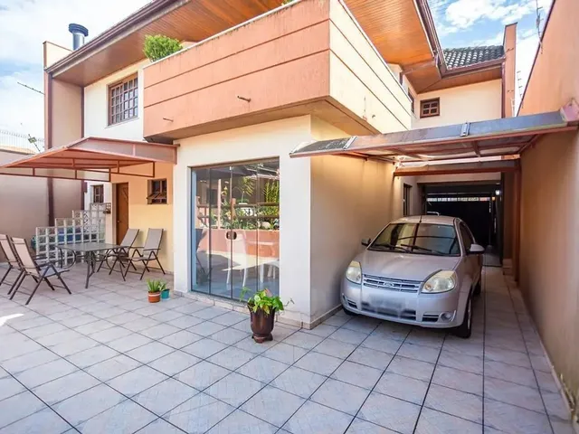 Casa com 330m² 3 quartos e 4 banheiros, para alugar, no bairro Parolin em Curitiba