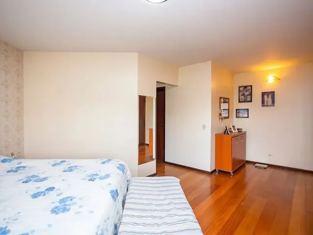 Casa com 330m² 3 quartos e 4 banheiros, para alugar, no bairro Parolin em Curitiba