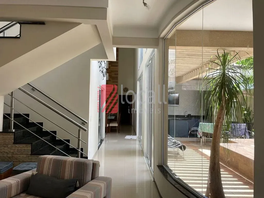 Casa de Condomínio com 3 quartos à venda, 288m² — foto 2 de 42