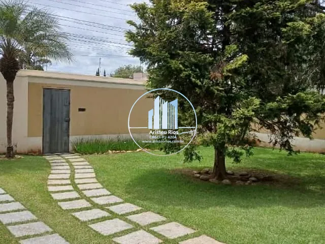 Casa com 460m² 4 quartos e 3 banheiros, à venda, no bairro Fátima em Pouso Alegre