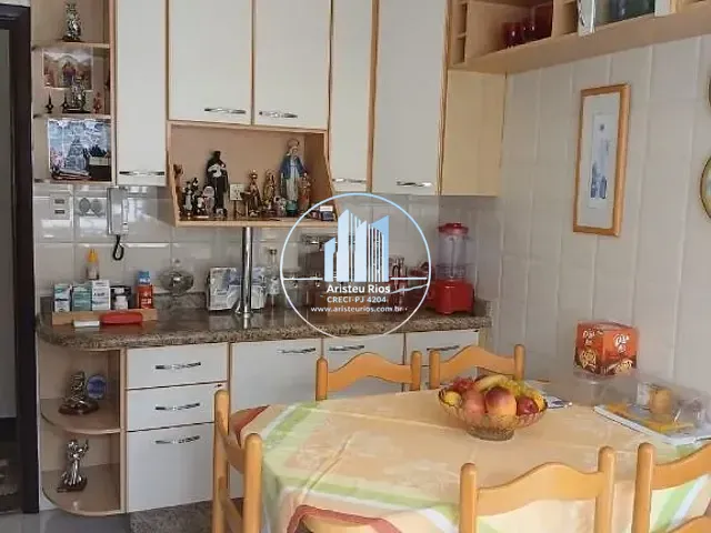 Casa com 460m² 4 quartos e 3 banheiros, à venda, no bairro Fátima em Pouso Alegre