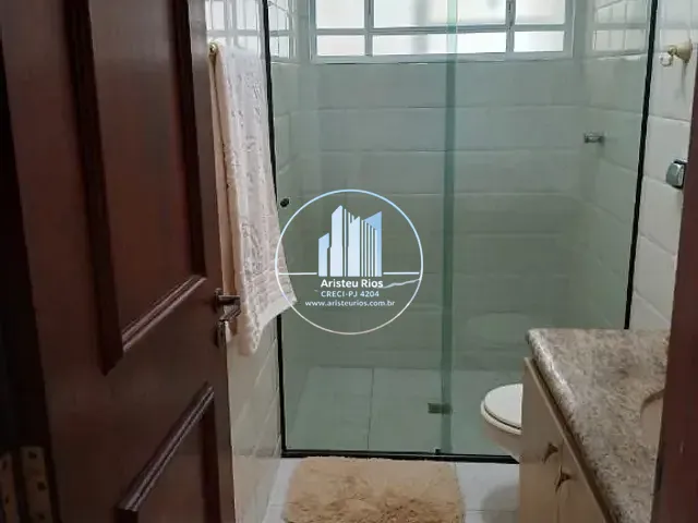 Casa com 460m² 4 quartos e 3 banheiros, à venda, no bairro Fátima em Pouso Alegre