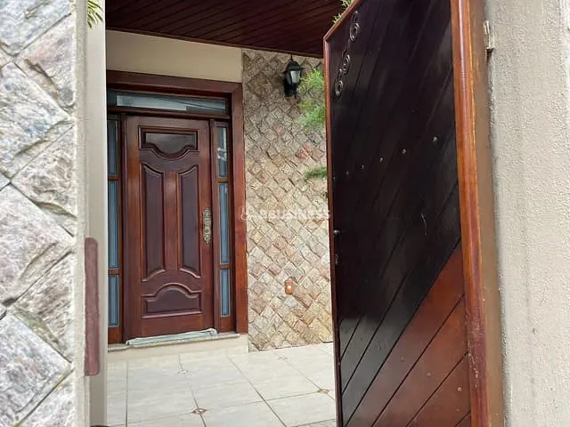 Casa 2 quartos e 4 banheiros, à venda, no bairro Parque Turf Club em Campos dos Goytacazes
