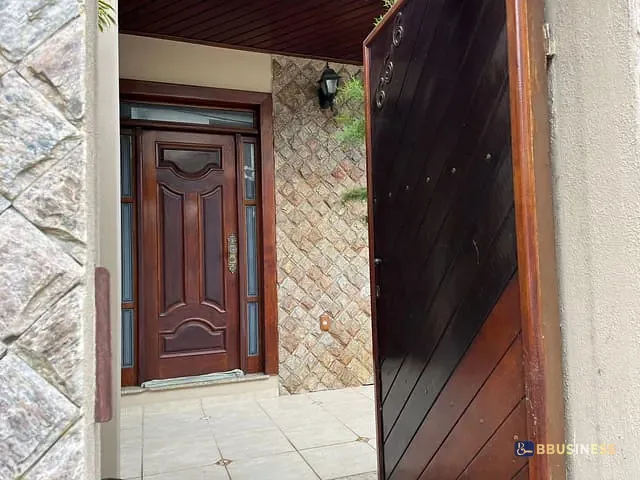 Casa 2 quartos e 4 banheiros, à venda, no bairro Parque Turf Club em Campos dos Goytacazes
