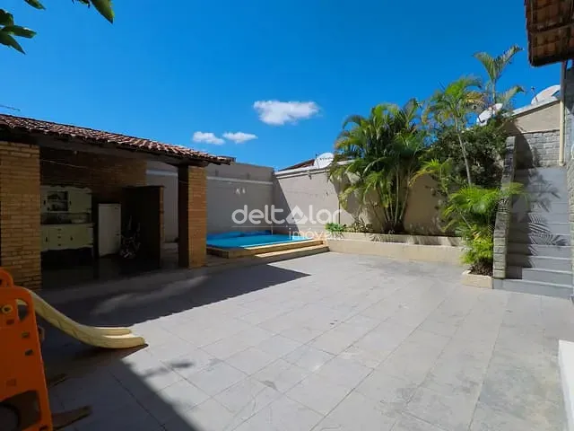 Casa com 360m² 4 quartos e 3 banheiros, à venda, no bairro Planalto em Belo Horizonte