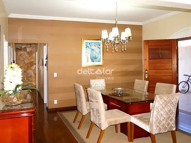 Casa com 360m² 4 quartos e 3 banheiros, à venda, no bairro Planalto em Belo Horizonte