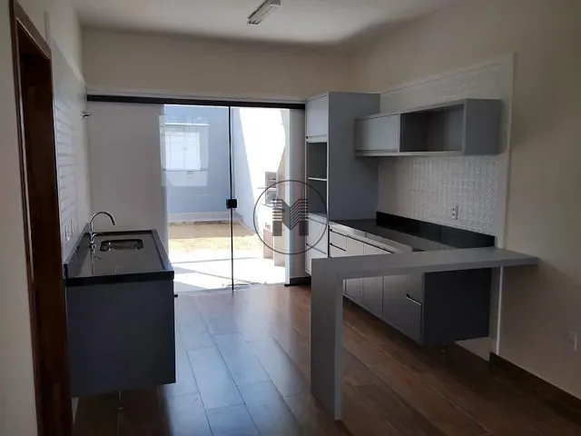 Casa 2 quartos e 2 banheiros, à venda, no bairro Jardim Morumby em Taubaté