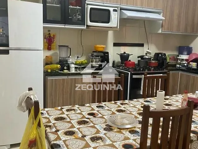 Casa com 90m² 3 quartos e 4 banheiros, à venda, no bairro Bandeiras em Osasco