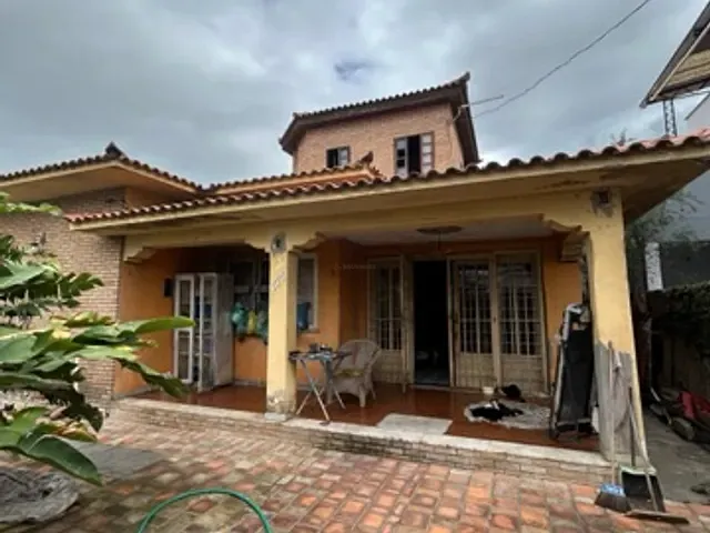 Casa com 360m², à venda, no bairro Centro em Campos dos Goytacazes
