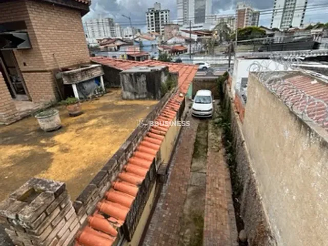 Casa com 360m², à venda, no bairro Centro em Campos dos Goytacazes
