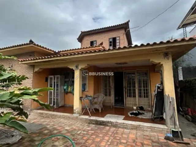 Casa com 360m², à venda, no bairro Centro em Campos dos Goytacazes