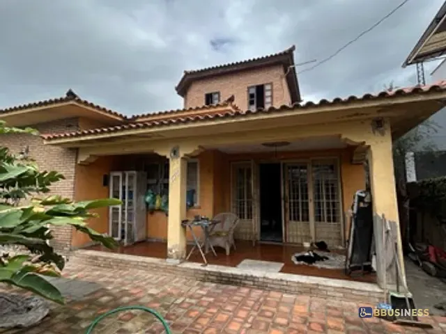 Casa com 360m², à venda, no bairro Centro em Campos dos Goytacazes