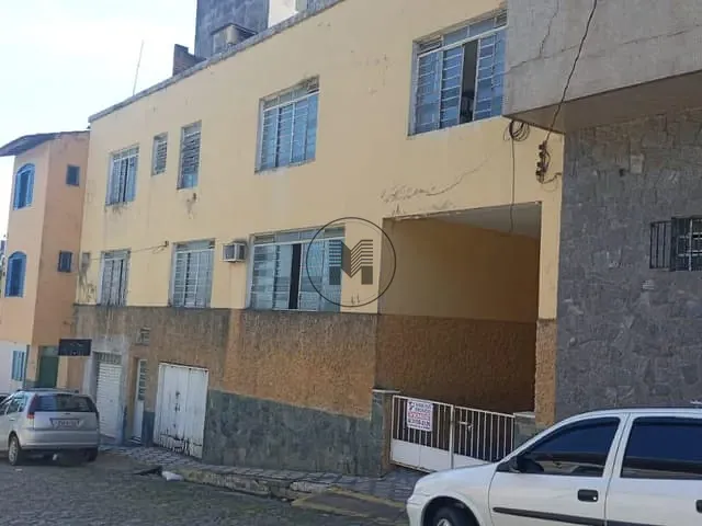 Sobrado 3 quartos e 1 banheiro, à venda, no bairro Centro em Guaratinguetá