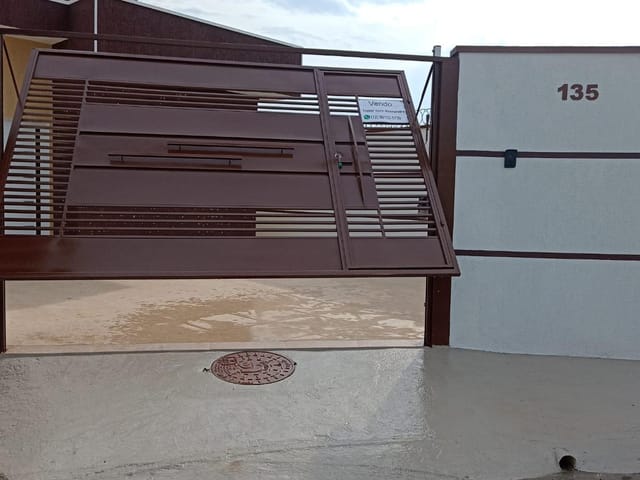 Casa com 176m² 3 quartos e 2 banheiros, à venda, no bairro Loteamento Residencial e Comercial Flamboyant em Pindamonhangaba