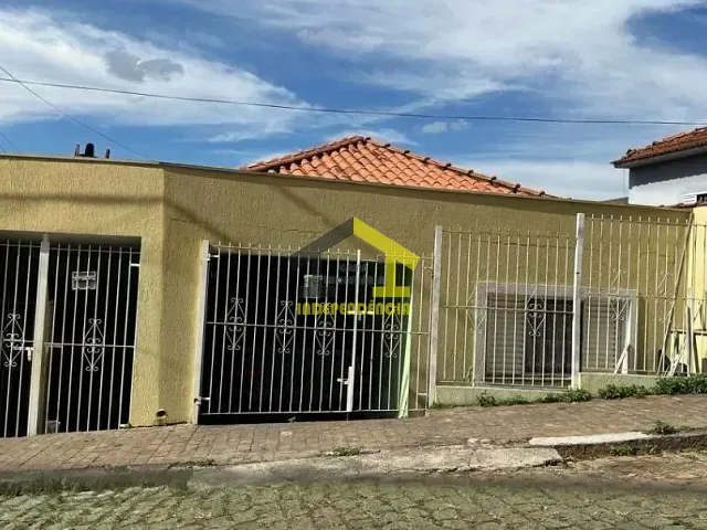Casa com 245m² 2 quartos e 1 banheiro, à venda, no bairro Vila Bela Vista em Itatiba