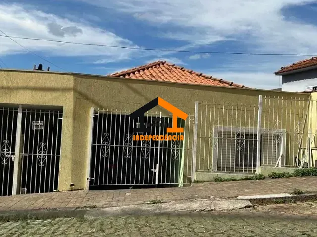 Casa com 245m² 2 quartos e 1 banheiro, à venda, no bairro Vila Bela Vista em Itatiba