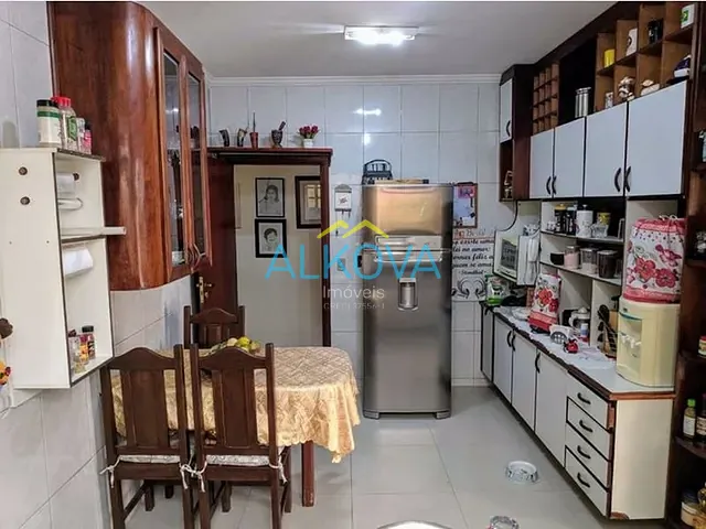 Casa com 300m² 4 quartos e 6 banheiros, à venda, no bairro Urbanova em São José dos Campos