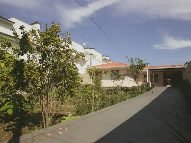 Casa com 488m² 3 quartos e 4 banheiros, para alugar, no bairro Bacacheri em Curitiba