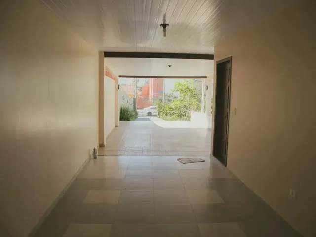 Casa com 488m² 3 quartos e 4 banheiros, para alugar, no bairro Bacacheri em Curitiba
