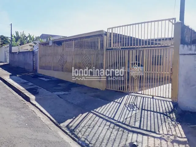 Casa com 300m² 3 quartos e 1 banheiro, à venda, no bairro Catuai em Londrina