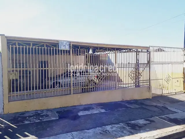 Casa com 300m² 3 quartos e 1 banheiro, à venda, no bairro Catuai em Londrina