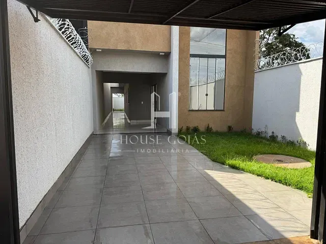 Casa com 252m² 3 quartos e 2 banheiros, à venda, no bairro Vila Oliveira em Aparecida de Goiânia
