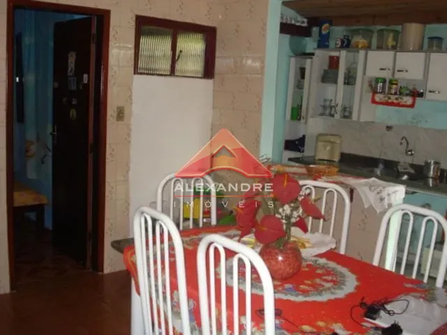 Casa 3 quartos e 1 banheiro, à venda, no bairro Jardim Ismênia em São José dos Campos
