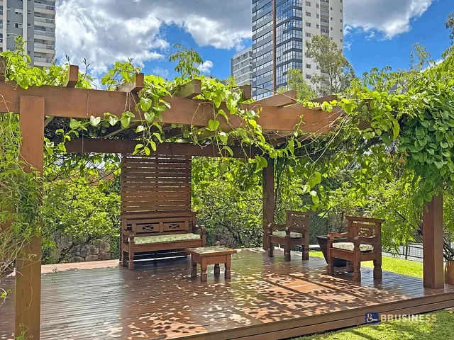 Apartamento 4 quartos e 3 banheiros, à venda, no bairro Madureira em Caxias do Sul
