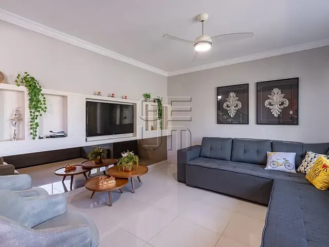 Casa com 525m² 3 quartos e 4 banheiros, à venda, no bairro Parque Residencial Alcântara em Londrina