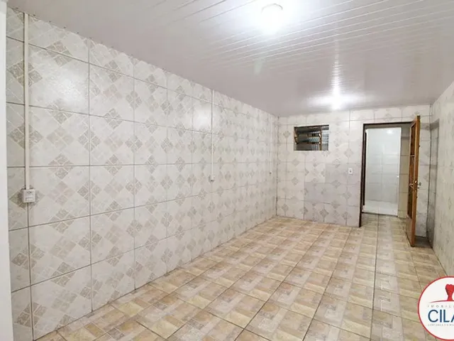 Casa 2 quartos e 2 banheiros, para alugar, no bairro Lindóia em Curitiba