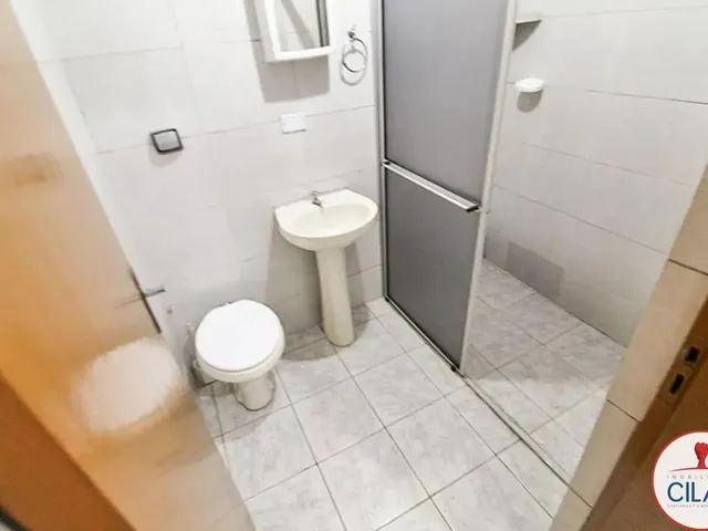 Casa 2 quartos e 2 banheiros, para alugar, no bairro Lindóia em Curitiba