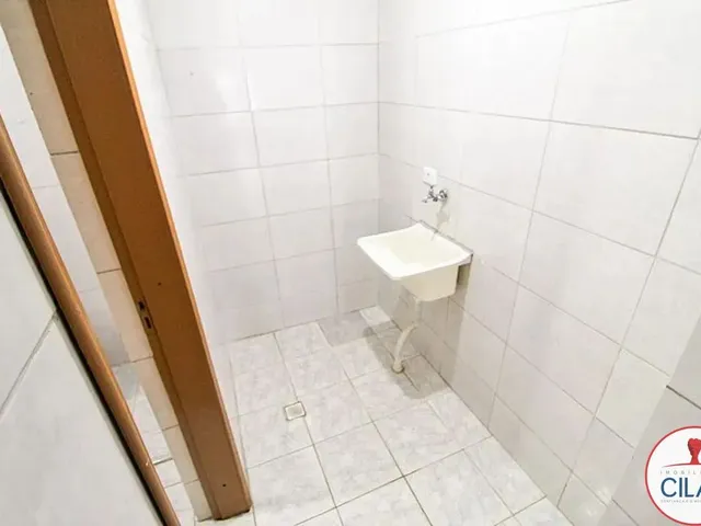 Casa 2 quartos e 2 banheiros, para alugar, no bairro Lindóia em Curitiba