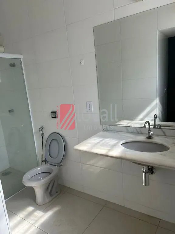 Casa com 3 quartos para aluguel, 230m² — foto 8 de 16