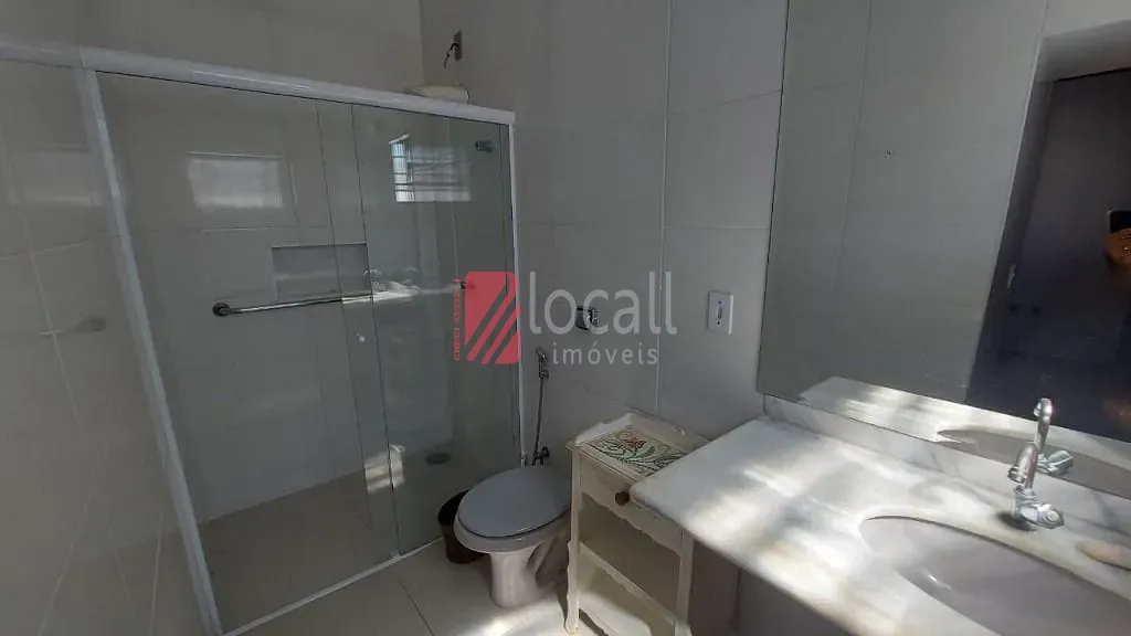 Casa com 3 quartos para aluguel, 230m² — foto 9 de 16