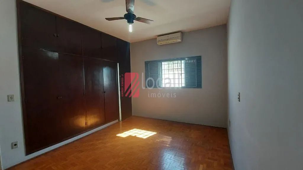 Casa com 3 quartos para aluguel, 230m² — foto 4 de 16