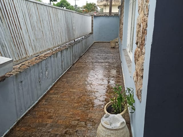 Casa com 300m² 3 quartos e 2 banheiros, à venda, no bairro Pedregulho em Guaratinguetá