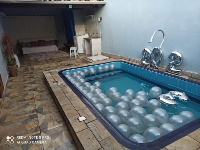 Casa com 300m² 3 quartos e 2 banheiros, à venda, no bairro Pedregulho em Guaratinguetá