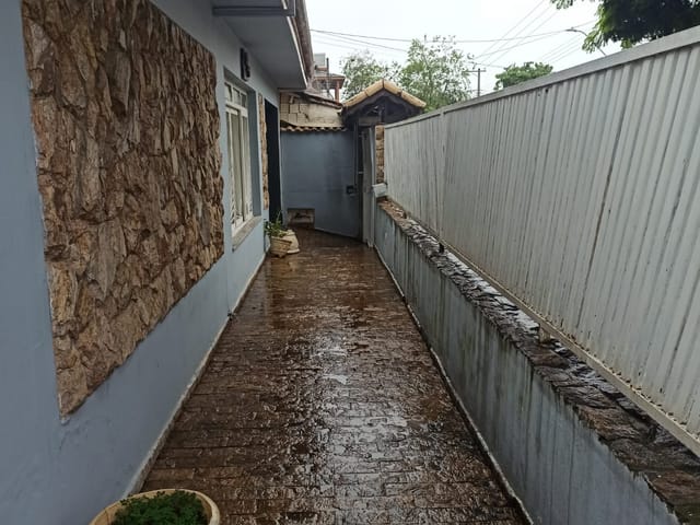 Casa com 300m² 3 quartos e 2 banheiros, à venda, no bairro Pedregulho em Guaratinguetá
