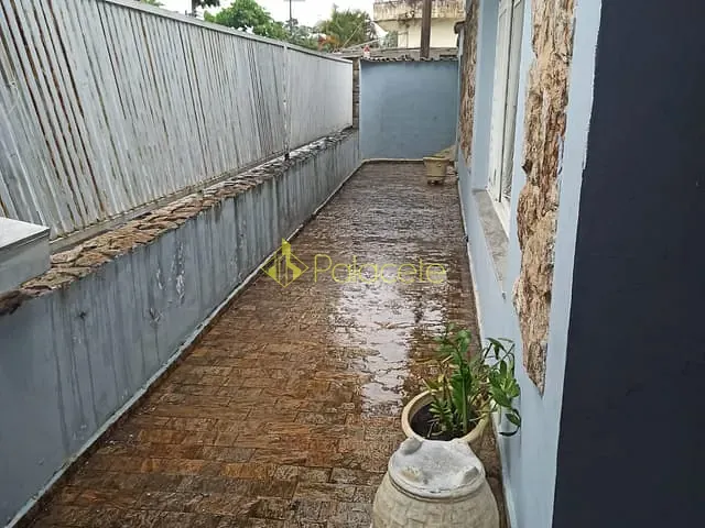 Casa com 300m² 3 quartos e 2 banheiros, à venda, no bairro Pedregulho em Guaratinguetá